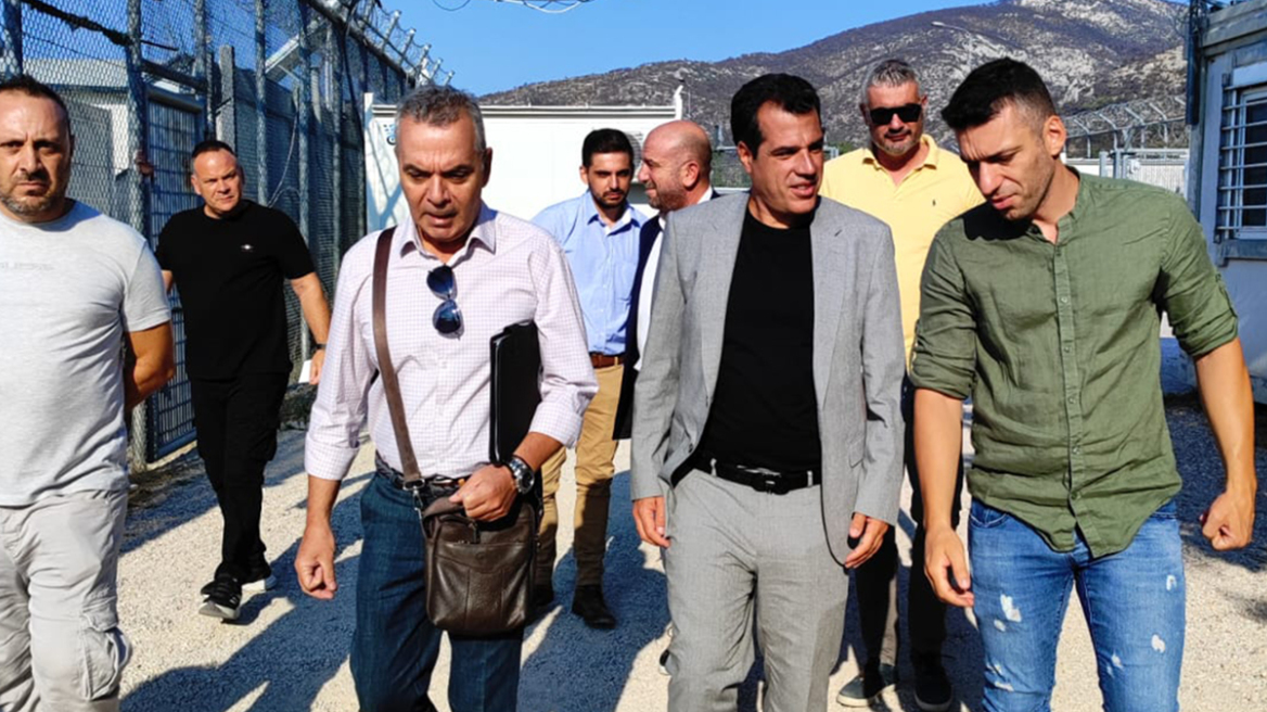 Στην Αμυγδαλέζα ο Πλεύρης: Φυλακή ή επιστροφή για όσους μπαίνουν παράνομα στη χώρα
