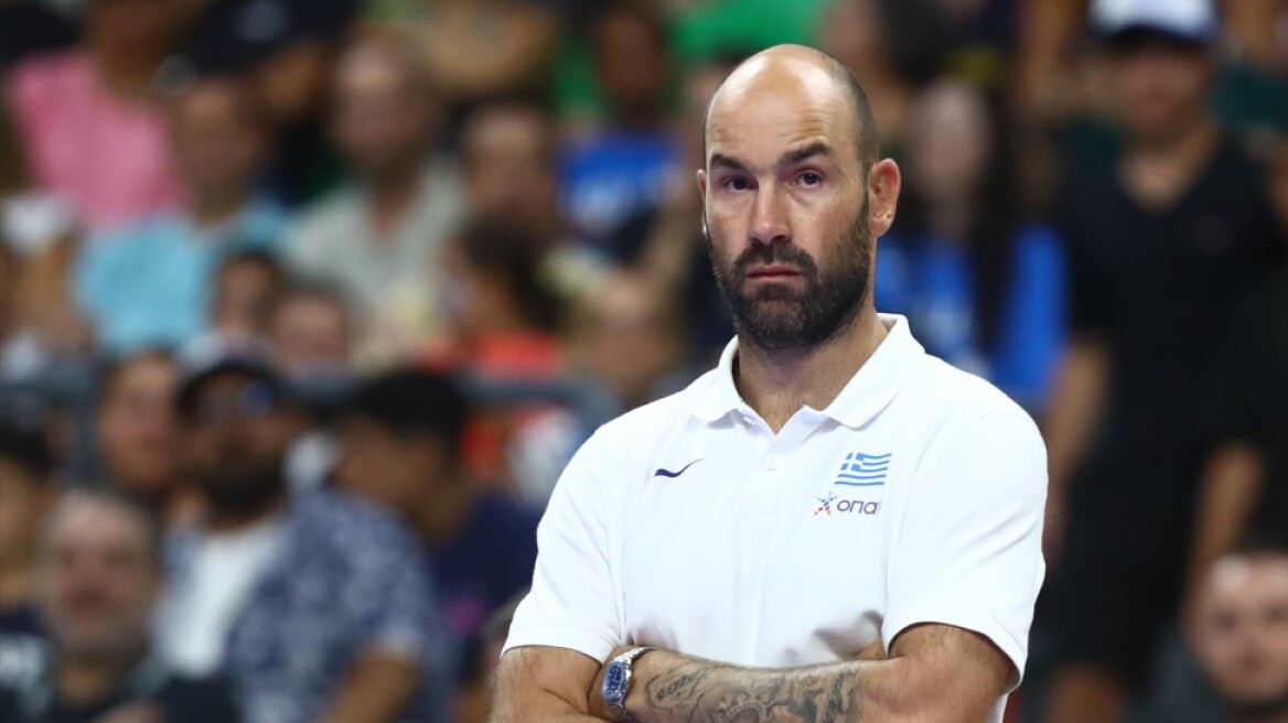 Σπανούλης: «Να βγάζουμε περισσότερα ελεύθερα σουτ, πρέπει να ανοίγουμε καλύτερα τους χώρους για τον Γιάννη» - Βίντεο 