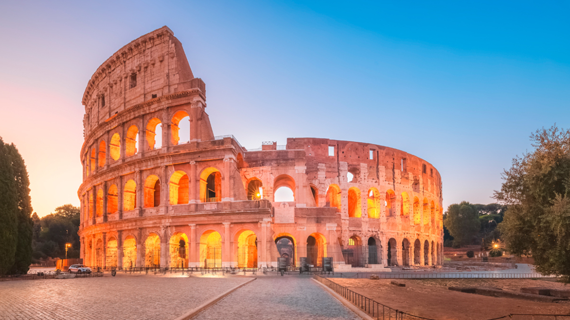 Οι Ελληνες προτιμούν το εξωτερικό για διακοπές - Πού ταξιδεύουν και πόσα ξοδεύουν