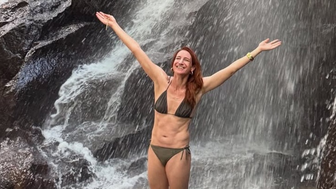 Η Στεφανία Γουλιώτη «νιώθει ξωτικό» στους καταρράκτες του Μπαλί - Δείτε την τσουλήθρα που έκανε