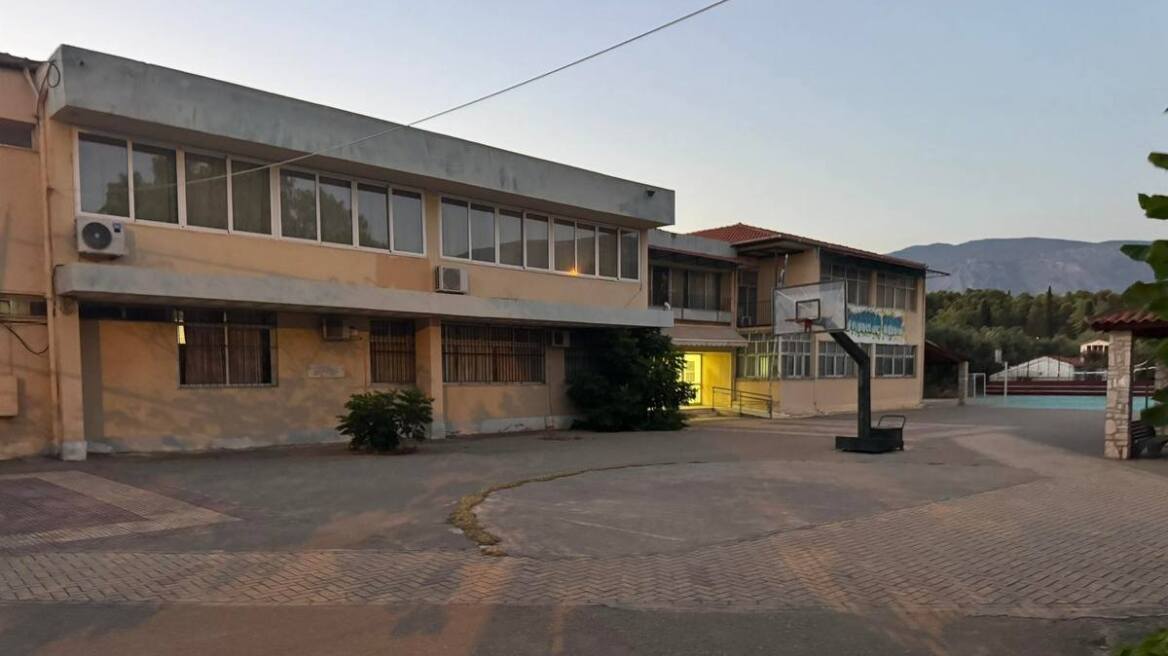 Συνελήφθησαν τέσσερις ανήλικοι για ζημιές άνω των 50.000 ευρώ σε σχολείο στην Ιτέα 
