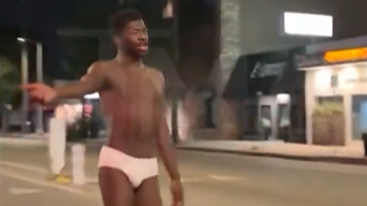 Στο νοσοκομείο ο Lil Nas X - Βγήκε στον δρόμο μόνο με το εσώρουχο και τις μπότες του - Δείτε βίντεο