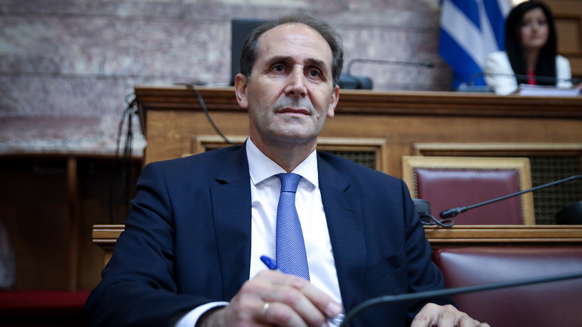 Επί μία ώρα γιατρός και διασώστες έκαναν καρδιοπνευμονική αναζωογόνηση στον Βεσυρόπουλο, χωρίς αποτέλεσμα