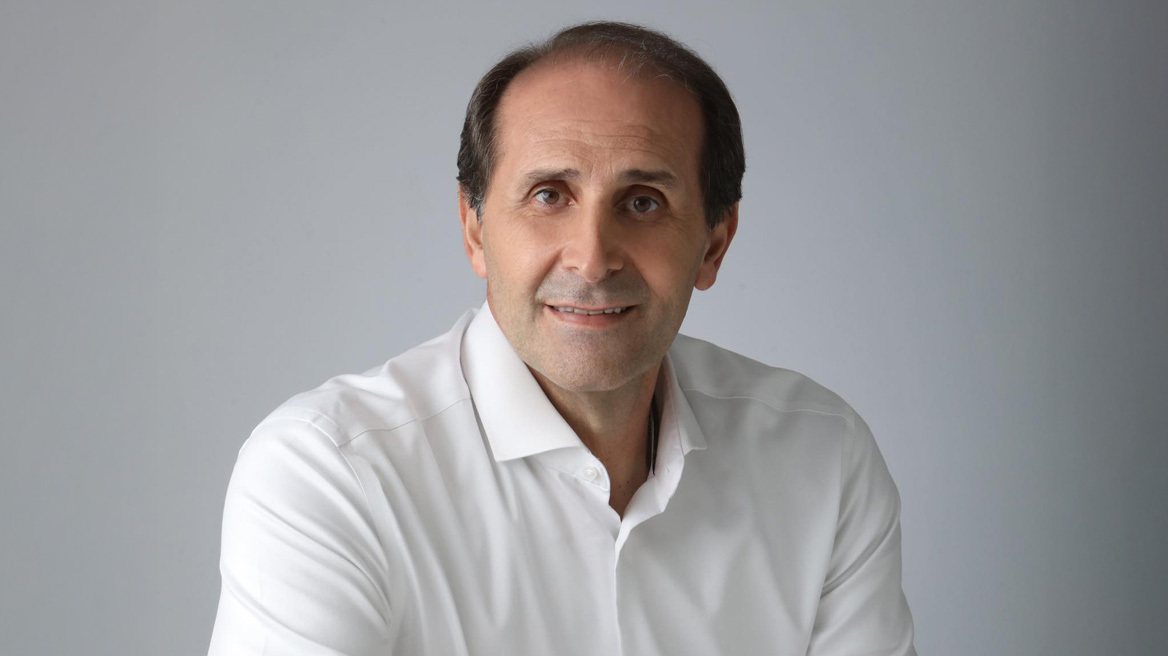 Επί μία ώρα γιατρός και διασώστες έκαναν καρδιοπνευμονική αναζωογόνηση στον Βεσυρόπουλο, χωρίς αποτέλεσμα