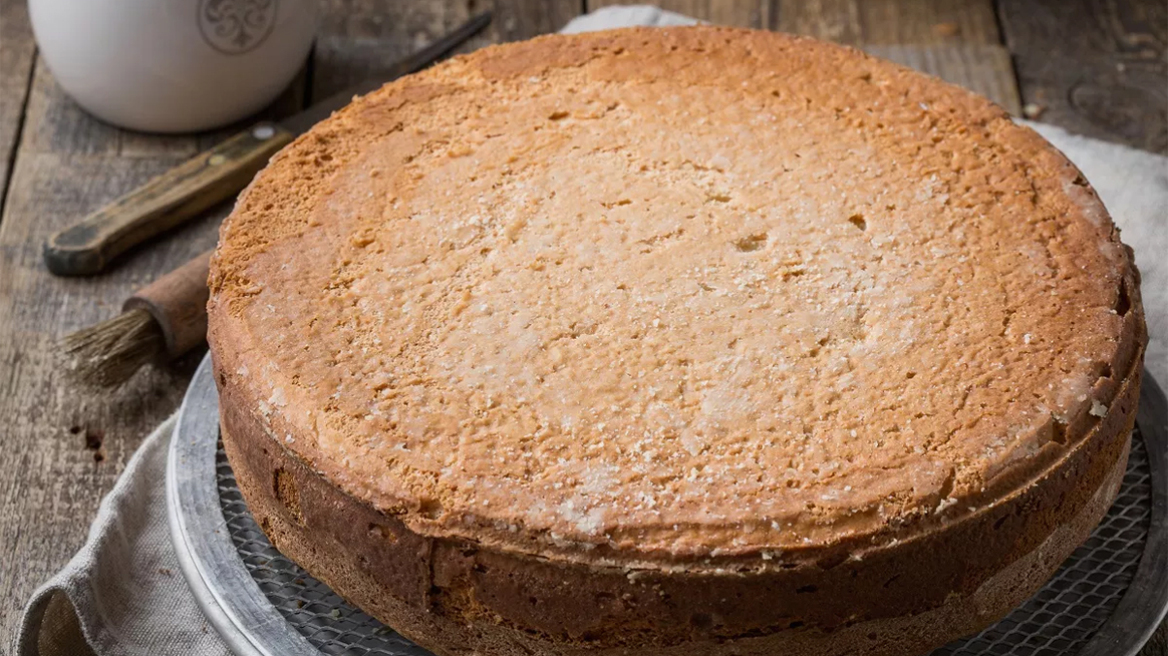 Φανουρόπιτα: Πότε τη φτιάχνουμε - Γιατί πρέπει να βάλουμε 7 ή 9 υλικά