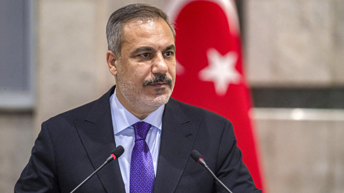 Σάλος στην Τουρκία με δημοσιεύματα για «πλαστά πτυχία» του Χακάν Φιντάν – Διαψεύδει η κυβέρνηση Ερντογάν