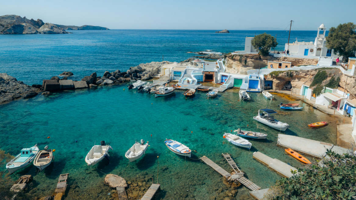 Μήλος: 4 αξιοθέατα-προορισμοί για να εξερευνήσετε την αυθεντική ομορφιά της