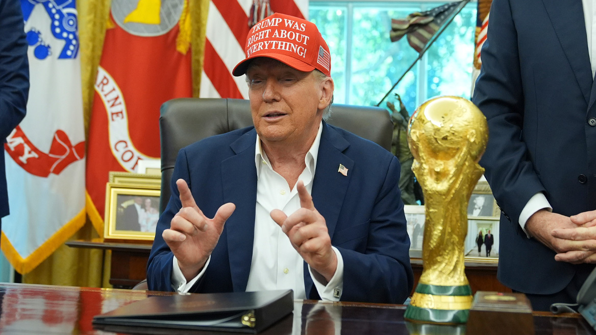 Ανοιχτό το ενδεχόμενο αποχώρησης από τη διαμεσολάβηση για Ρωσία και Ουκρανία αφήνει ο Τραμπ: Θα ζυγίσω ποιον βαραίνει το λάθος