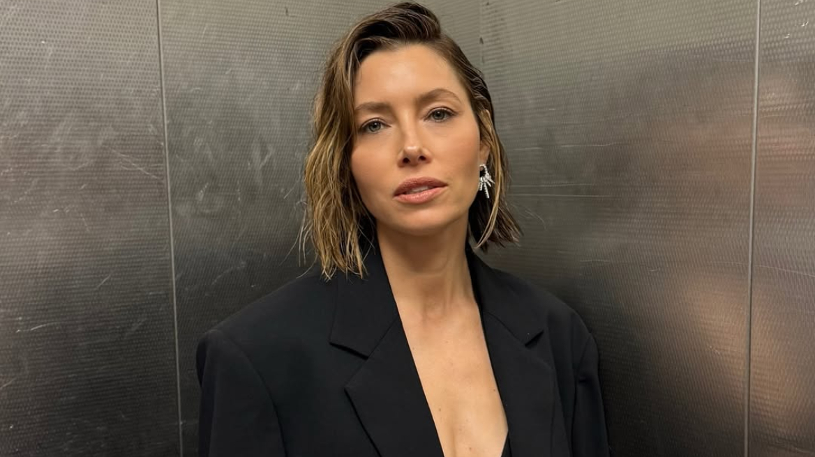 Τα παιδιά της Jessica Biel της εύχονται περαστικά με ένα γλυκό δώρο
