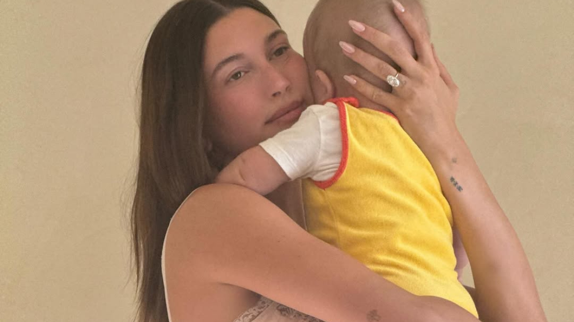 Hailey Bieber: «Ένας χρόνος με εσένα, όμορφο αγόρι μου»
