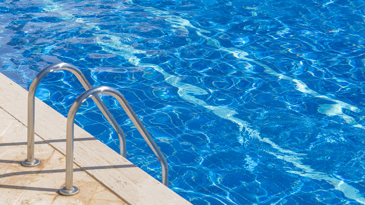 Το κοριτσάκι στους Παξούς πνίγηκε σε πισίνα 500 μέτρα μακριά από το σπίτι της 