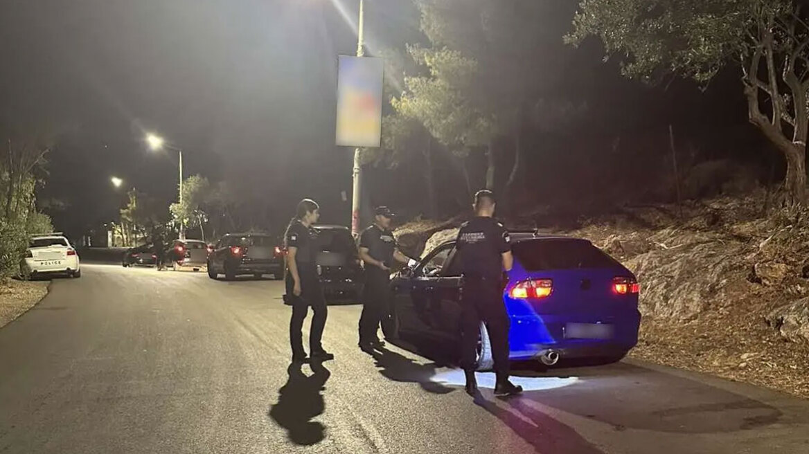 Επιχείρηση της τροχαίας σε Ίλιον και Πετρούπολη: Εντοπίστηκαν διανομείς χωρίς άδεια οδήγησης
