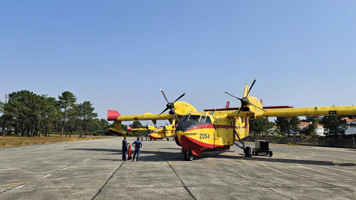 Ελληνικά Canadair επιχειρούν στις μεγάλες πυρκαγιές στην Πορτογαλία