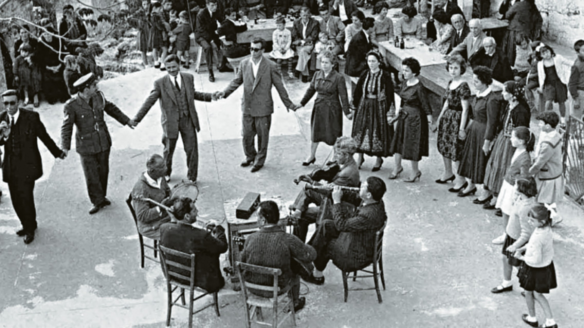 Η ιστορία των πανηγυριών: Ξεκίνησαν από τα Παναθήναια, επιβίωσαν στην Τουρκοκρατία, άντεξαν στον χρόνο και αγκαλιάστηκαν από τους νέους