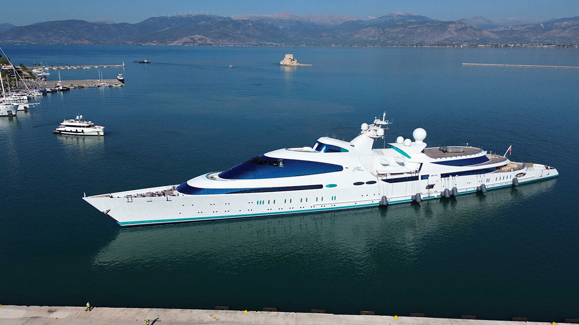 Στο Ναύπλιο το super yacht «Yas» της βασιλικής οικογένειας των Ηνωμένων Αραβικών Εμιράτων