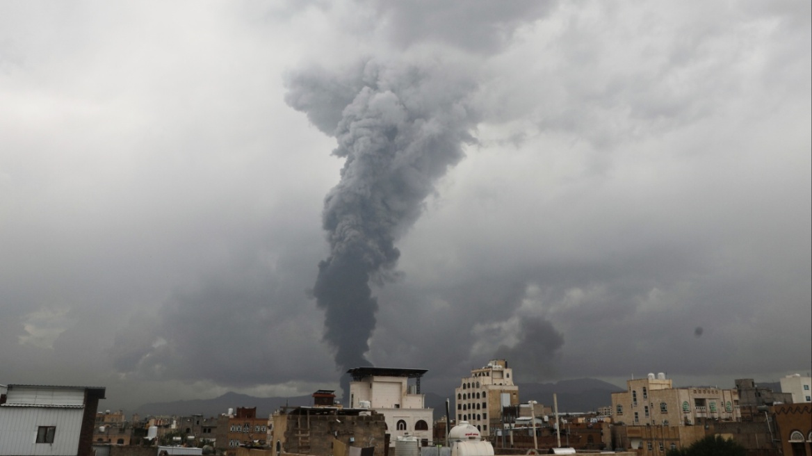 Τουλάχιστον 6 νεκροί και δεκάδες τραυματίες στους βομβαρδισμούς του Ισραήλ στην Υεμένη 