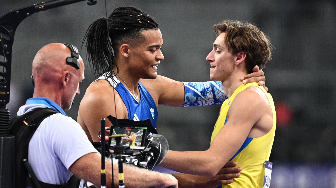 Ο Ντουπλάντις αποθέωσε Καραλή: «Δεν αποκλείω παγκόσμιο ρεκόρ από τον Mανόλο, o τύπος κάνει τρελά άλματα» - Βίντεο
