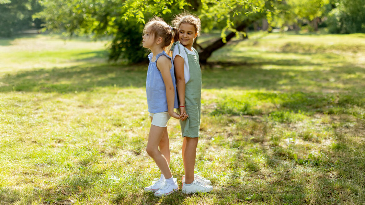 Το “σύνδρομο της πρωτότοκης κόρης”: Είναι τα μεγαλύτερα παιδιά πιο υπεύθυνα από τα μικρότερα;