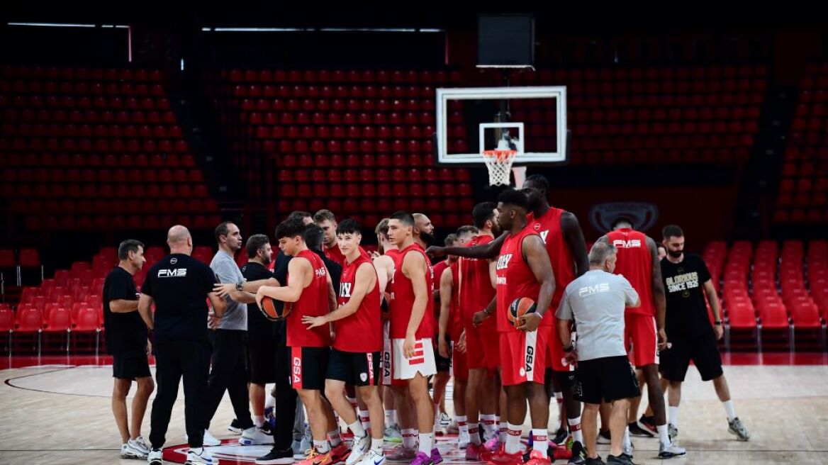 Ο Ολυμπιακός έκανε την πρώτη προπόνηση της νέας σεζόν στο ΣΕΦ