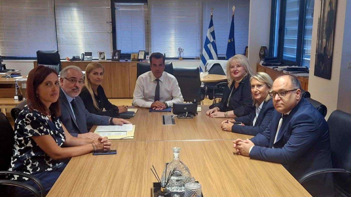 Η Ολομέλεια των Δικηγορικών Συλλόγων αντιδρά στο νέο νομοσχέδιο για το μεταναστευτικό – Συνάντηση με Πλεύρη – Βολουδάκη