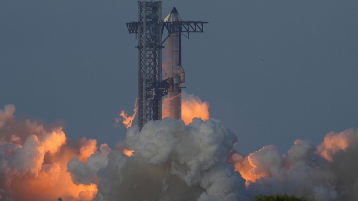 Η SpaceX ολοκλήρωσε με επιτυχία την 10η δοκιμαστική πτήση του Starship, του ισχυρότερου πυραύλου στον κόσμο - Δείτε βίντεο