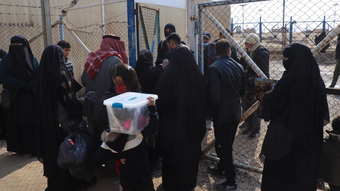 Συρία: Επαναπατρίζονται περισσότεροι από 800 Ιρακινοί, φεύγουν από τον καταυλισμό Αλ Χολ