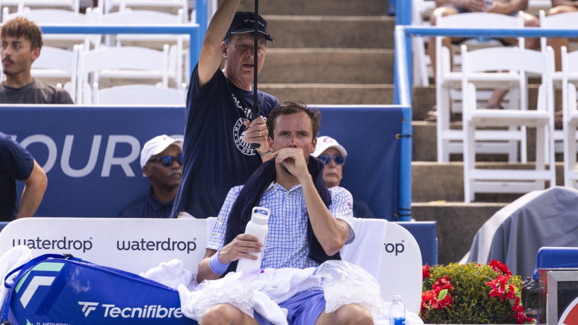 US OPEN: Πρόστιμο 42.500 ευρώ στον Μεντβέντεφ για ανάρμοστη συμπεριφορά την ώρα του αγώνα με τον Μπονζί - Βίντεο