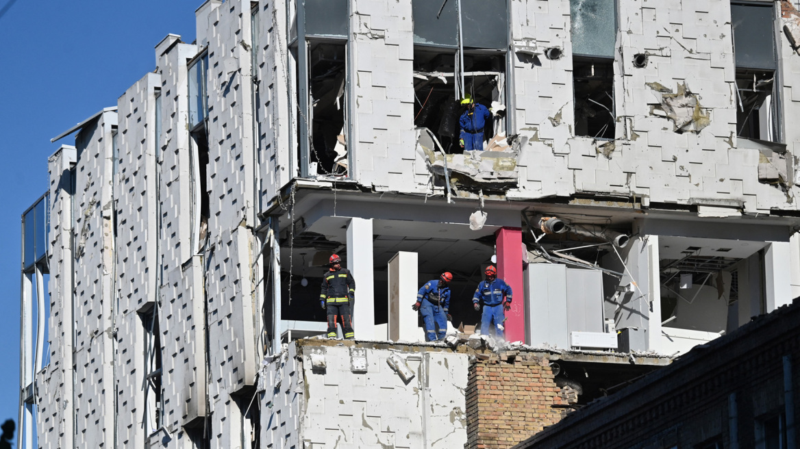 Πόλεμος στην Ουκρανία: «Ο Πούτιν δεν θέλει ειρήνη, σκοτώνει παιδιά και αμάχους» - Σφοδρές αντιδράσεις από ΕΕ και Βρετανία