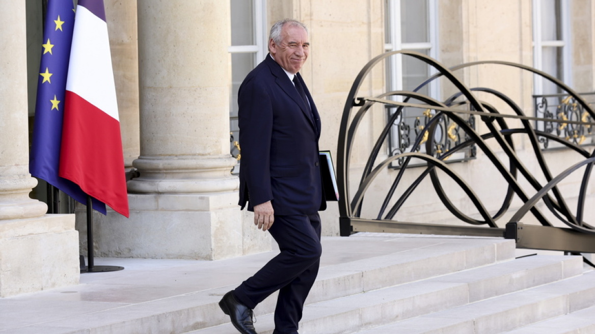 Γαλλία: Υπό την πίεση των αγορών ο Μπαϊρού καλεί σε διάλογο και προειδοποιεί για πρόωρες εκλογές 
