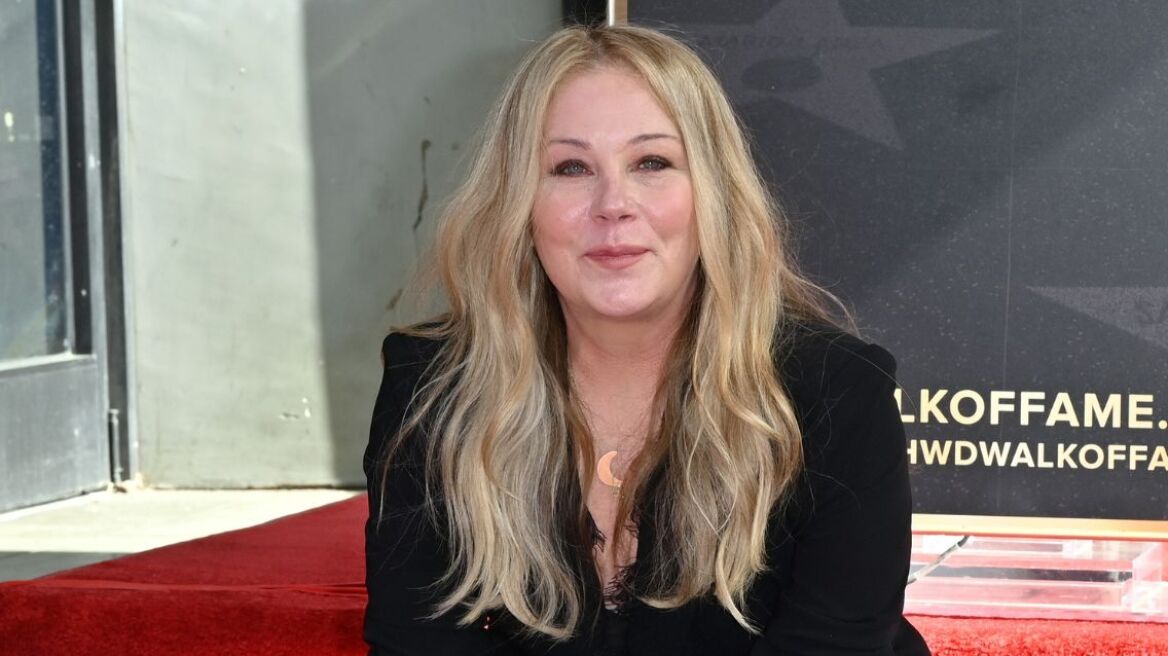 H Κριστίνα Απλγκέιτ εξήγησε πώς η μάχη της με τη σκλήρυνση κατά πλάκας επηρεάζει την κόρη της: «Ήταν σαν να έχασε τη μητέρα της»