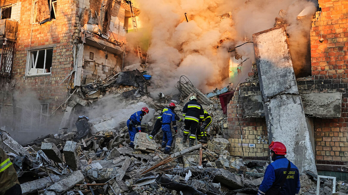 Μεγάλη ρωσική επίθεση στο Κίεβο: Χτυπήθηκε κτήριο της ΕΕ, «ήταν σκόπιμο», λέει ο πρόεδρος του Ευρωπαϊκού Συμβουλίου