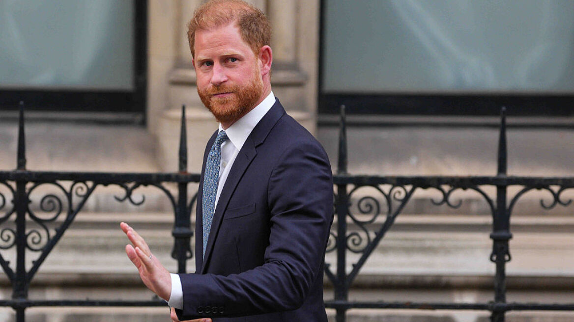 Αιφνιδιαστική επίσκεψη του πρίγκιπα Χάρι στο Κίεβο, δείτε φωτογραφίες