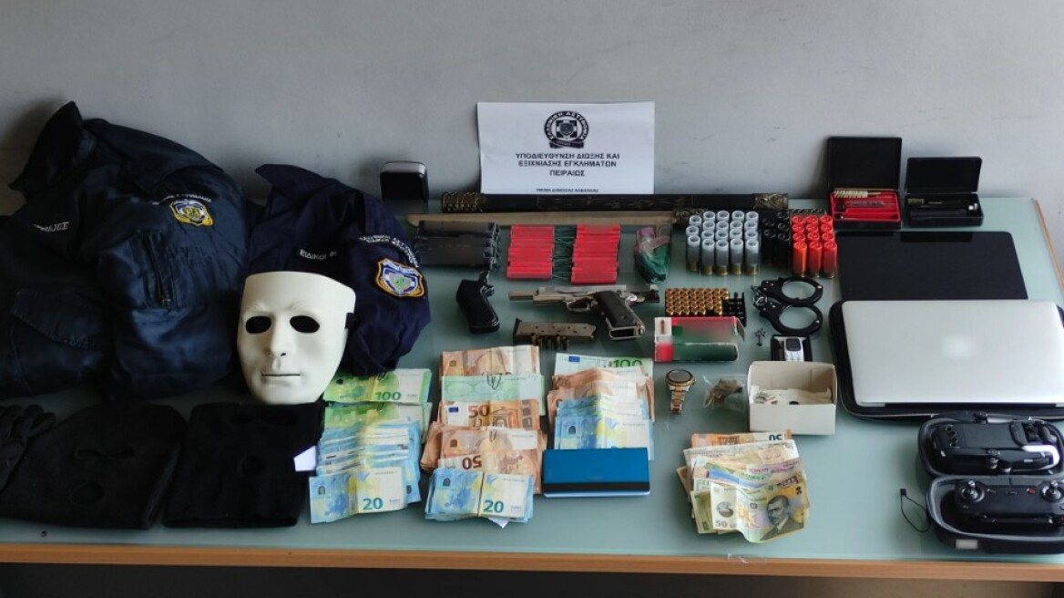 Ταύρος: Συνελήφθη 38χρονος για ενδοοικογενειακή βία - Κατασχέθηκαν πάνω από €8.000, κροτίδες και σπαθί