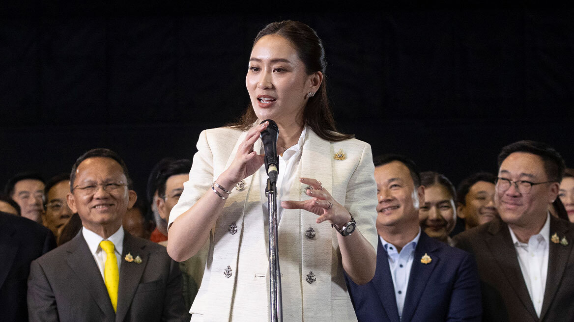 «Ενήργησα προς το συμφέρον της χώρας», δήλωσε η πρωθυπουργός της Ταϊλάνδης μετά την καθαίρεσή της