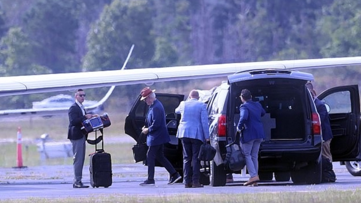 Ο Μπιλ Κλίντον με φορητό απινιδωτή στο Χάμπτονς – Νέα ανησυχία για την υγεία του