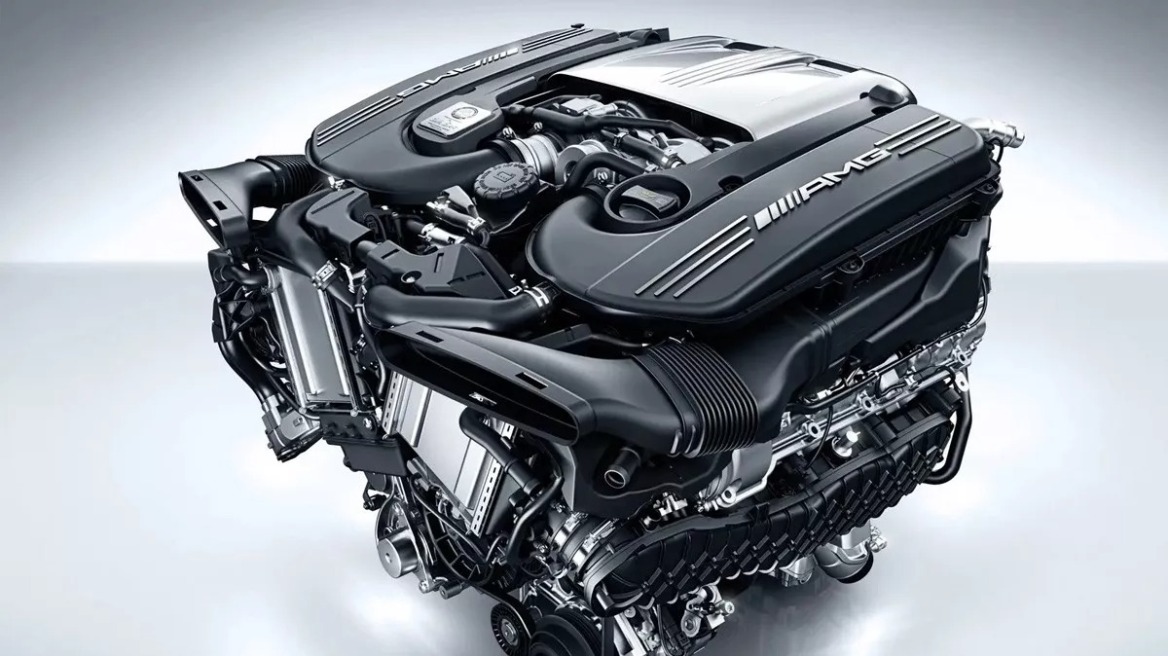 Η Mercedes-AMG εξελίσσει έναν νέο V8 κινητήρα