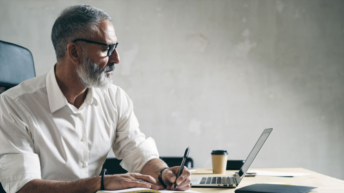 Πότε βγαίνετε στη σύνταξη – Αναλυτικός οδηγός με ένσημα, ηλικίες και ποσά
