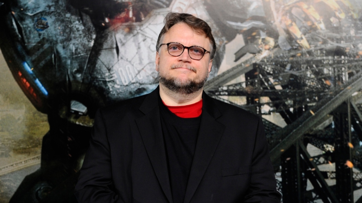 Γκιγιέρμο ντελ Τόρο: Δεν φοβάμαι την Τεχνητή Νοημοσύνη, αλλά τη «φυσική» βλακεία που είναι άφθονη