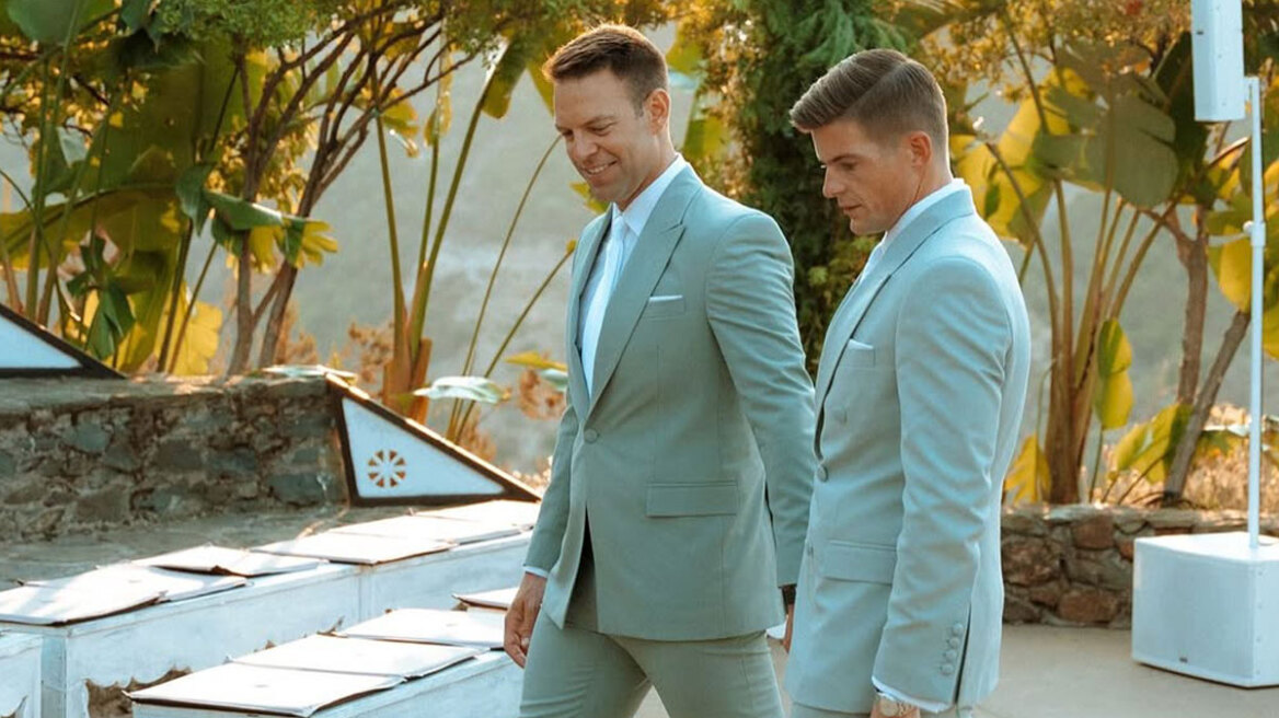 Ο Κασσελάκης δημοσίευσε για πρώτη φορά φωτογραφίες του από τον γάμο με τον Τάιλερ