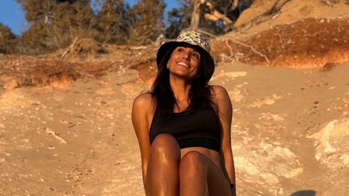 Σοφία Παυλίδου: Αποχαιρετώ τον Αύγουστο με ένα ηλιοβασίλεμα, γράφει από τη Νάξο