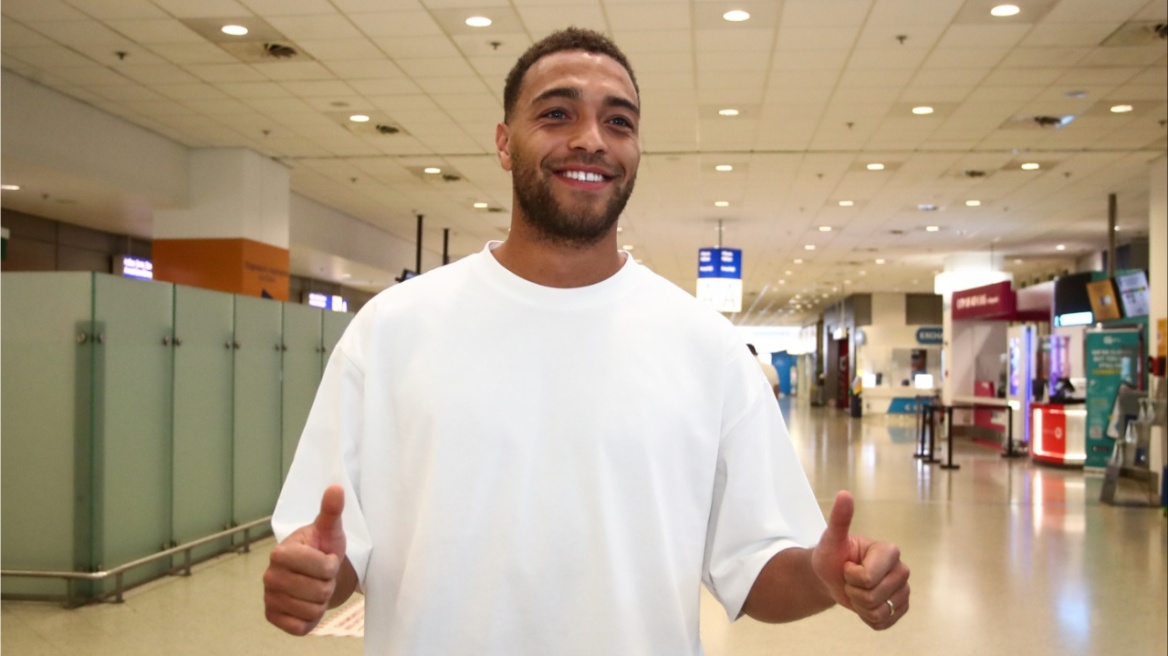 Στην Αθήνα για τον Παναθηναϊκό ο Σίριλ Ντέσερς: «Στόχος μου να σκοράρω πολλά γκολ και να κερδίσουμε τρόπαια» 