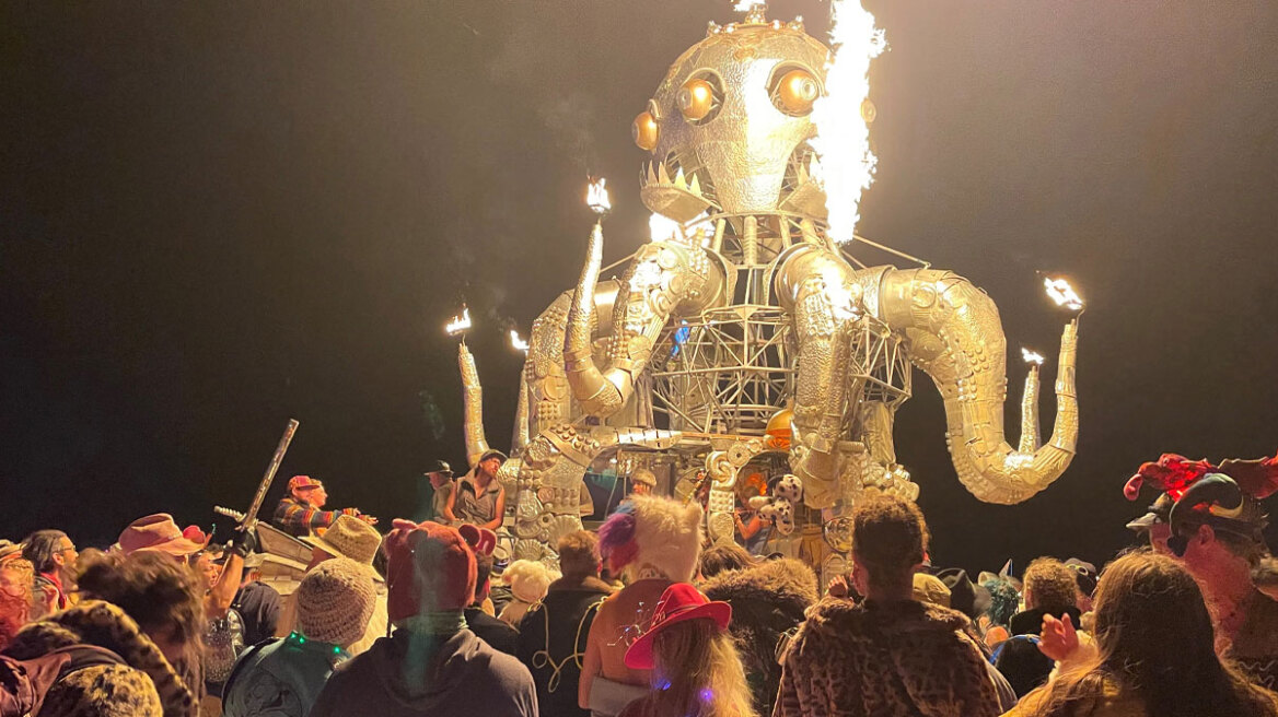 Νεκρός άνδρας σε λίμνη αίματος στο φεστιβάλ Burning Man στη Νεβάδα - Ανθρωποκτονία ερευνούν οι Αρχές