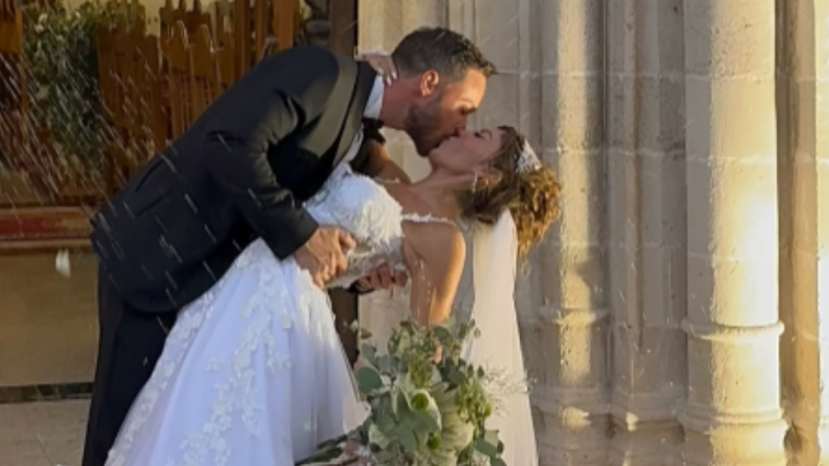 Στέφανος Μιχαήλ: Παντρεύτηκε με τη Νάταλι Κάτερ στην Κύπρο - Δείτε βίντεο και φωτογραφίες