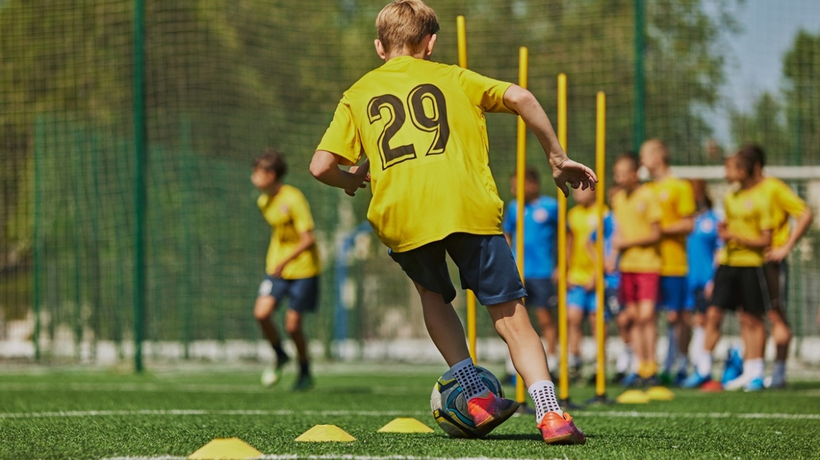Επεισόδια σε αγώνα ποδοσφαίρου ανηλίκων στην Ιταλία: Πατέρας επιτέθηκε σε 13χρονο και του έσπασε το πόδι
