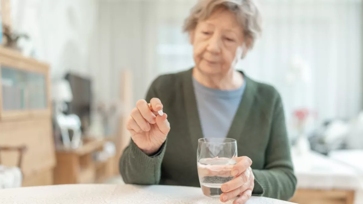 Η σιωπηλή κρίση: Γιατί αυξάνονται οι θάνατοι από υπερβολική δόση φαρμάκων στους ηλικιωμένους