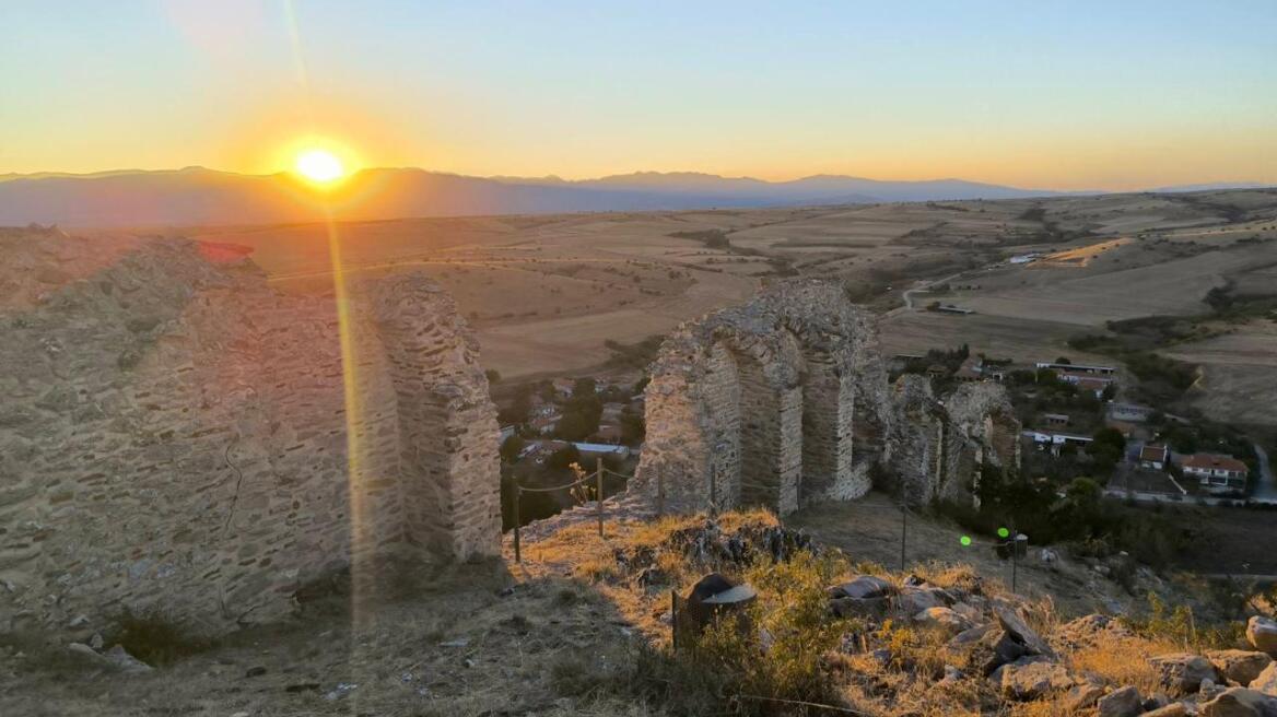 Μενδώνη: Το Γυναικόκαστρο είναι σύμβολο ιστορίας, ταυτότητας και εργαλείο βιώσιμης ανάπτυξης
