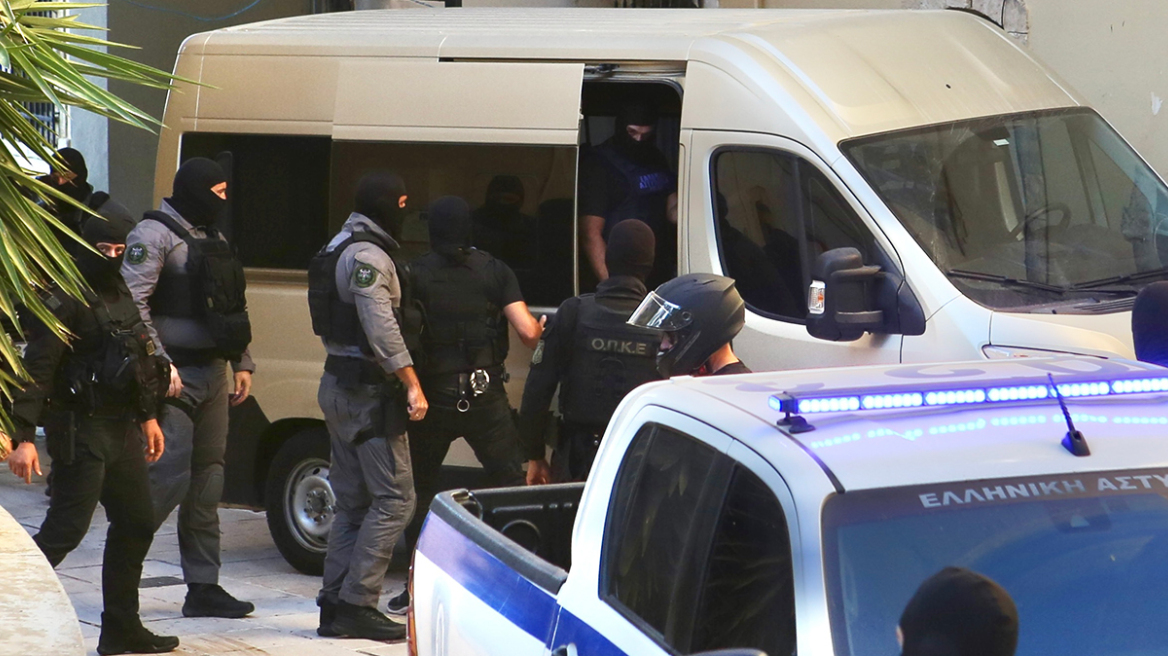Καμία εμπλοκή του δημάρχου Χανίων στην υπόθεση της μαφίας της Κρήτης, λένε πηγές της ΕΛΑΣ