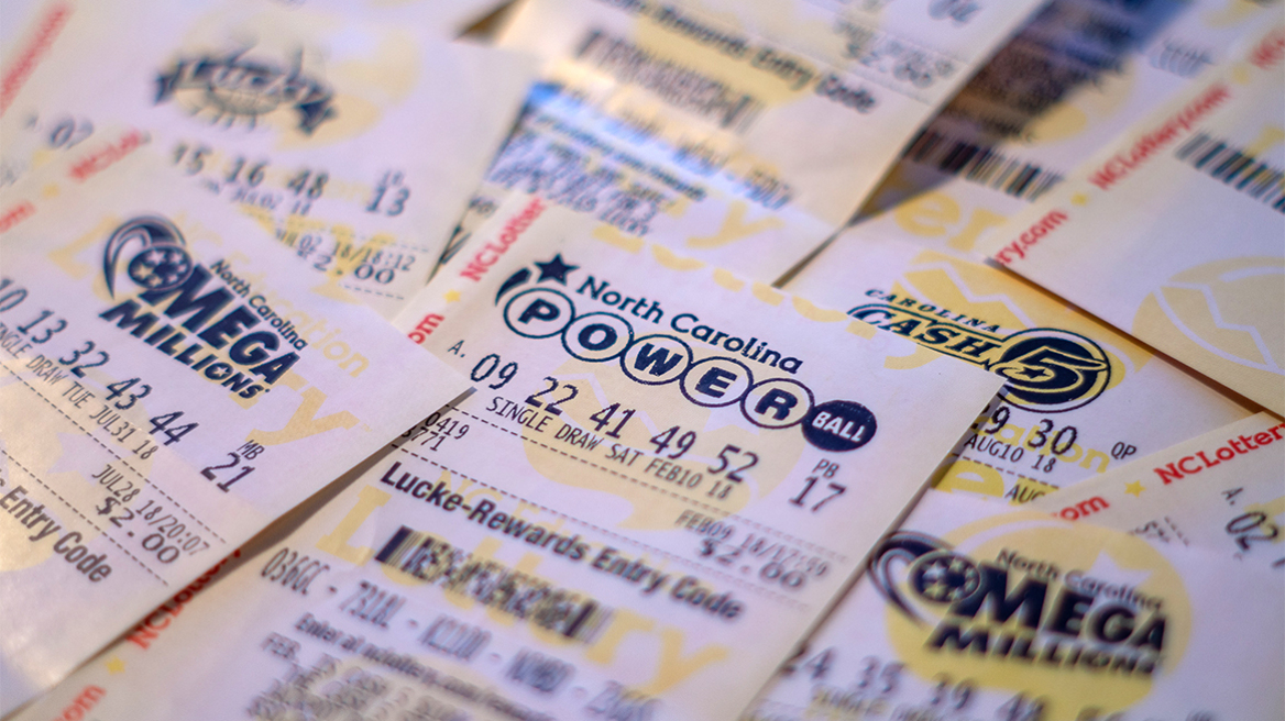 Η 83χρονη που κέρδισε 83 εκατ. δολάρια στο λαχείο και τα έχασε όλα λόγω μιας εφαρμογής