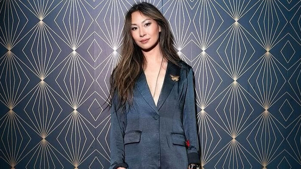 Lucy Guo: Η νεότερη αυτοδημιούργητη δισεκατομμυριούχος με ροζ Ferrari παραγγέλνει μόνο 1+1 δώρο (pics)