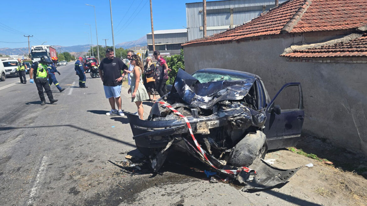 Λάρισα: Μητέρα και το παιδί της τραυματίστηκαν σε τροχαίο ατύχημα στη Λάρισα